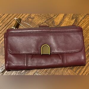 Fossil  Women's Leather Burgundy Cora Clutch Wallet Organizer SL6464